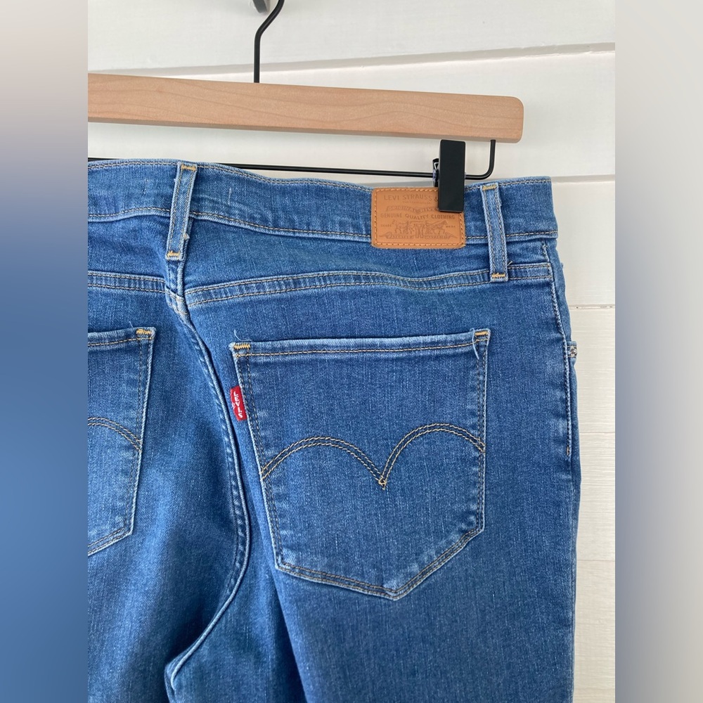 Levi’s | 724 High-Rise Straight Crop Medium Blue Size 32 - Picture 13 of 14